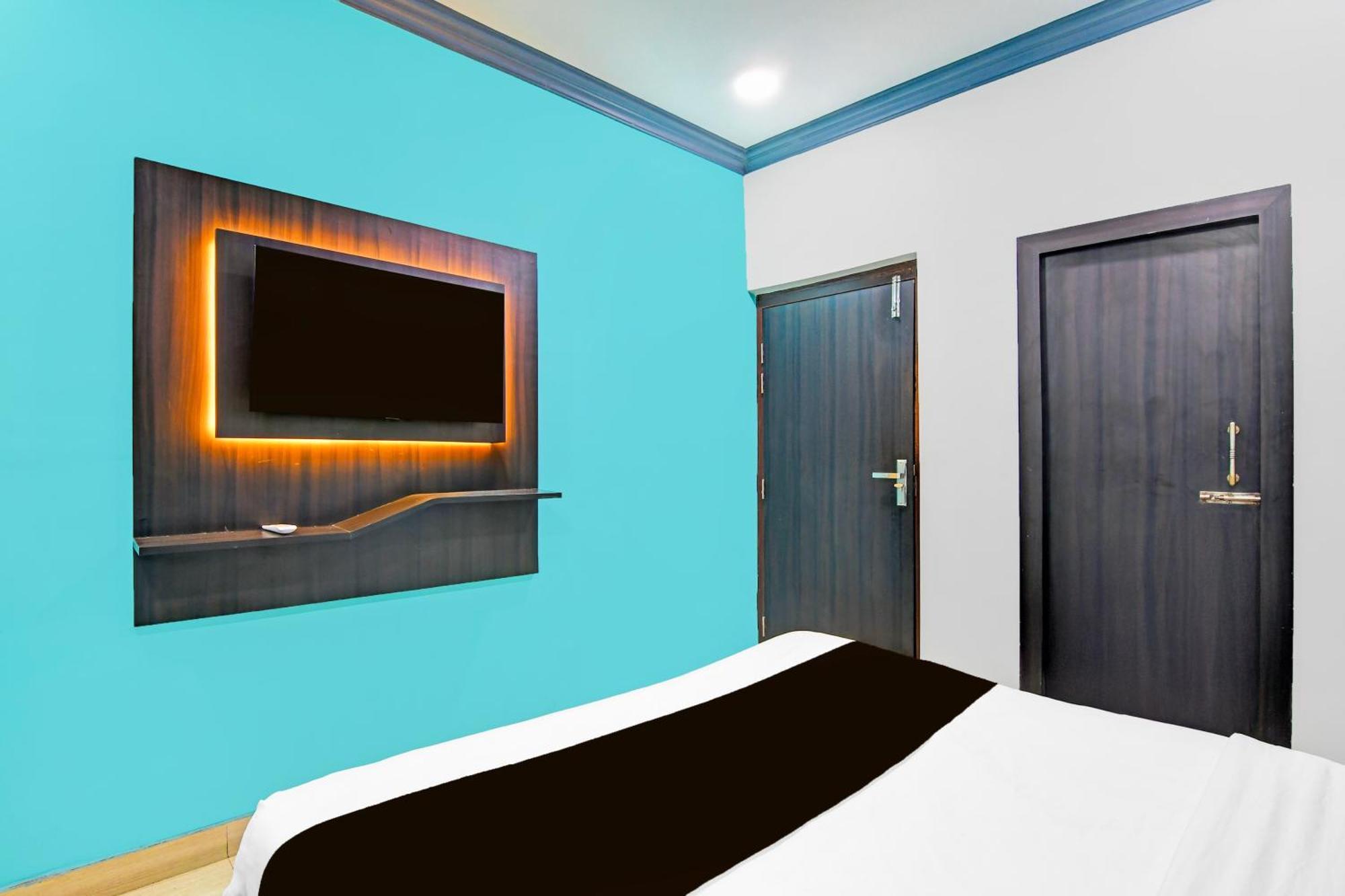 Hotel Collection O Near Dumdum Airport Kolkata